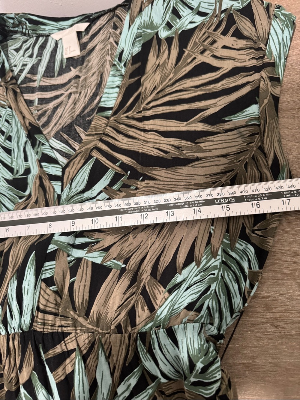 H&M Maxi Dress with Mint and Taupe Leaf Print | Very Good Condition - Picture 8 of 10